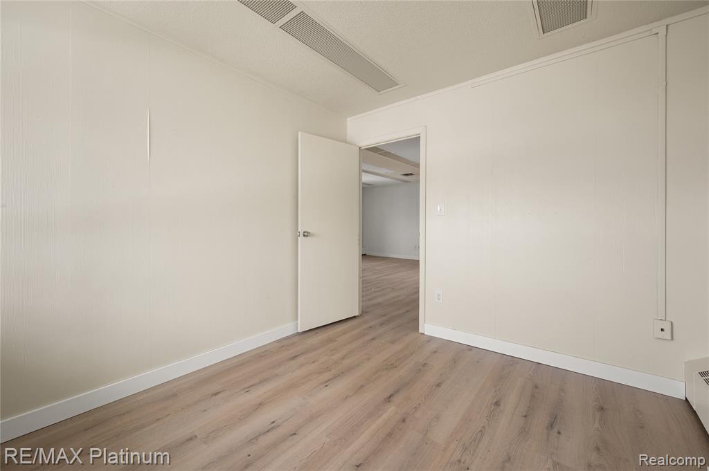 11528 S Saginaw Street, Grand Blanc, MI 48439 — Photo 26
