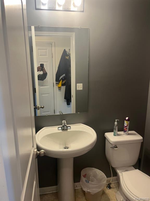9849 ROLAN MEADOWS Drive, Belleville, MI 48111 — Photo 6
