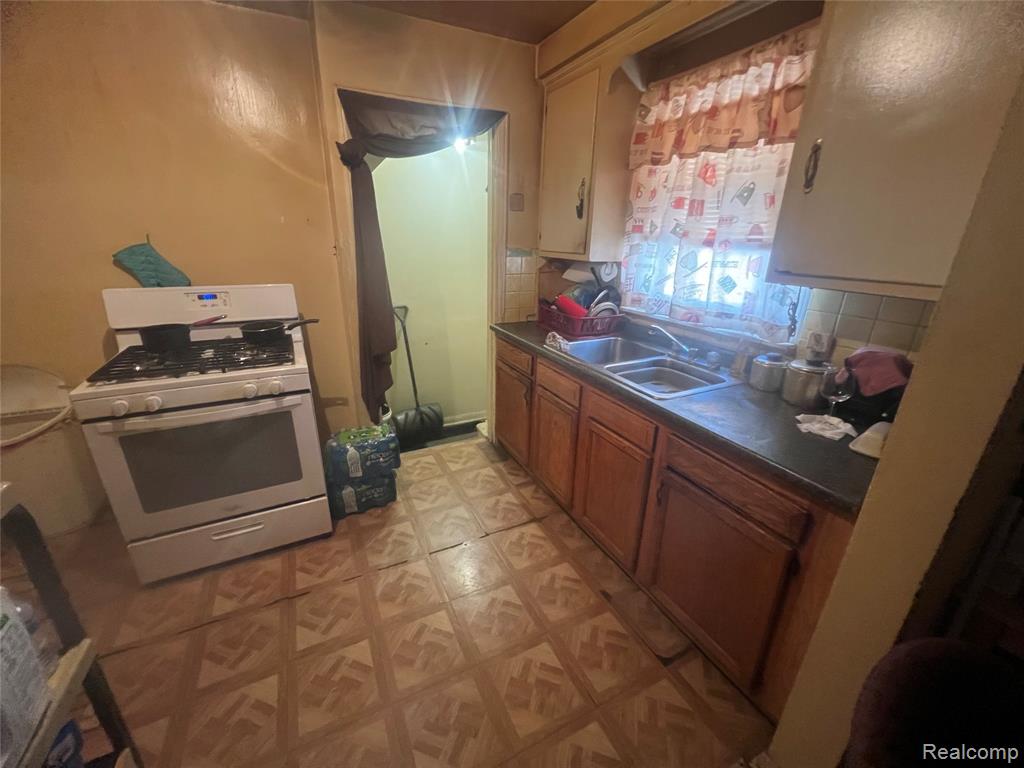 17401 Albion Street, Detroit, MI 48234 — Photo 68
