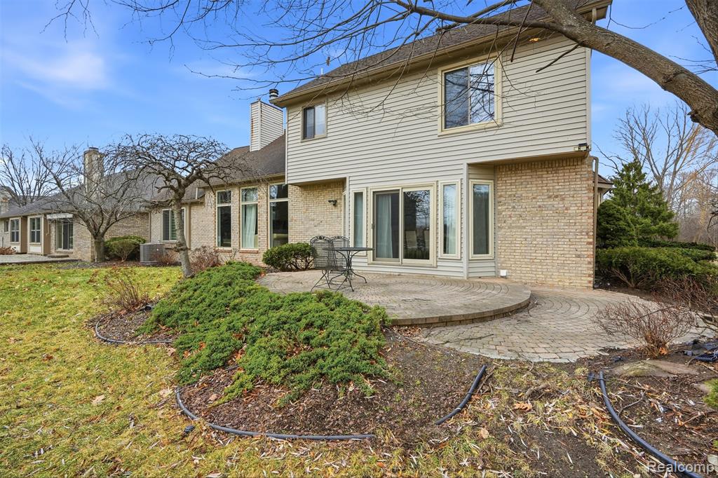 42739 Pond View Drive, Sterling Heights, MI 48314 — Photo 54