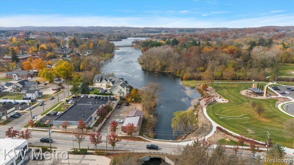 735 E HURON Street, Milford, MI 48381 — Photo 40