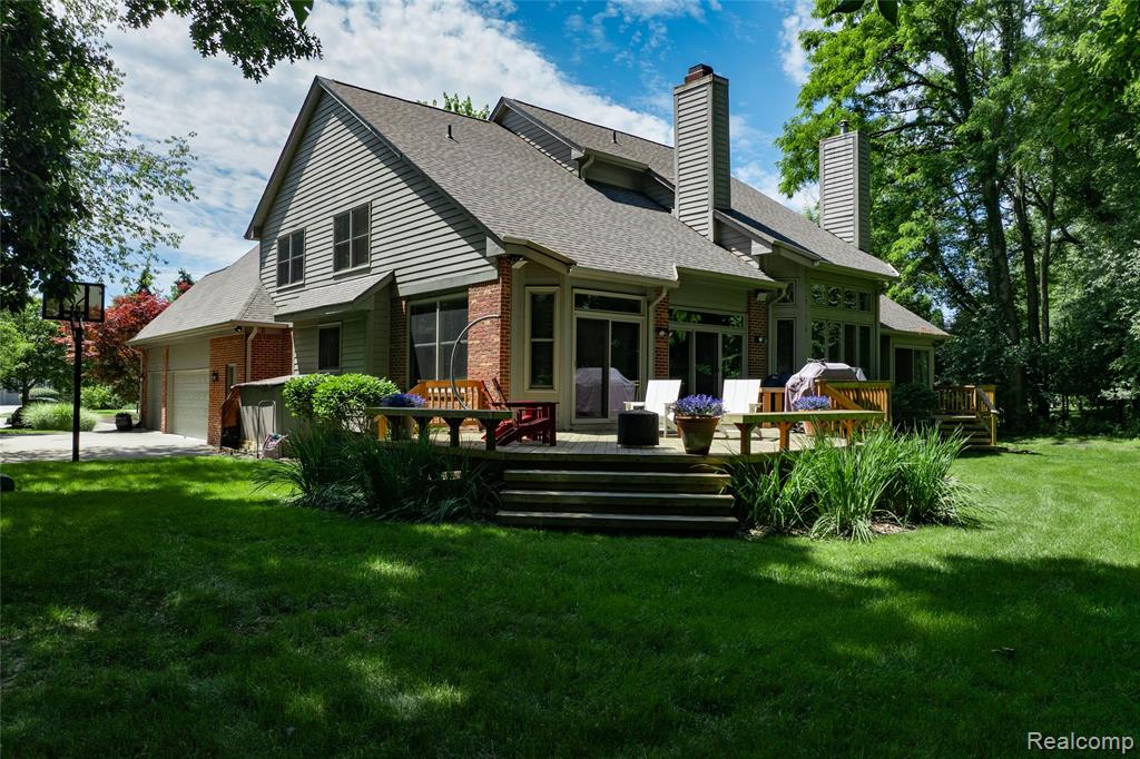 7422 Autumn Hill Drive, West Bloomfield, MI 48323 — Photo 2
