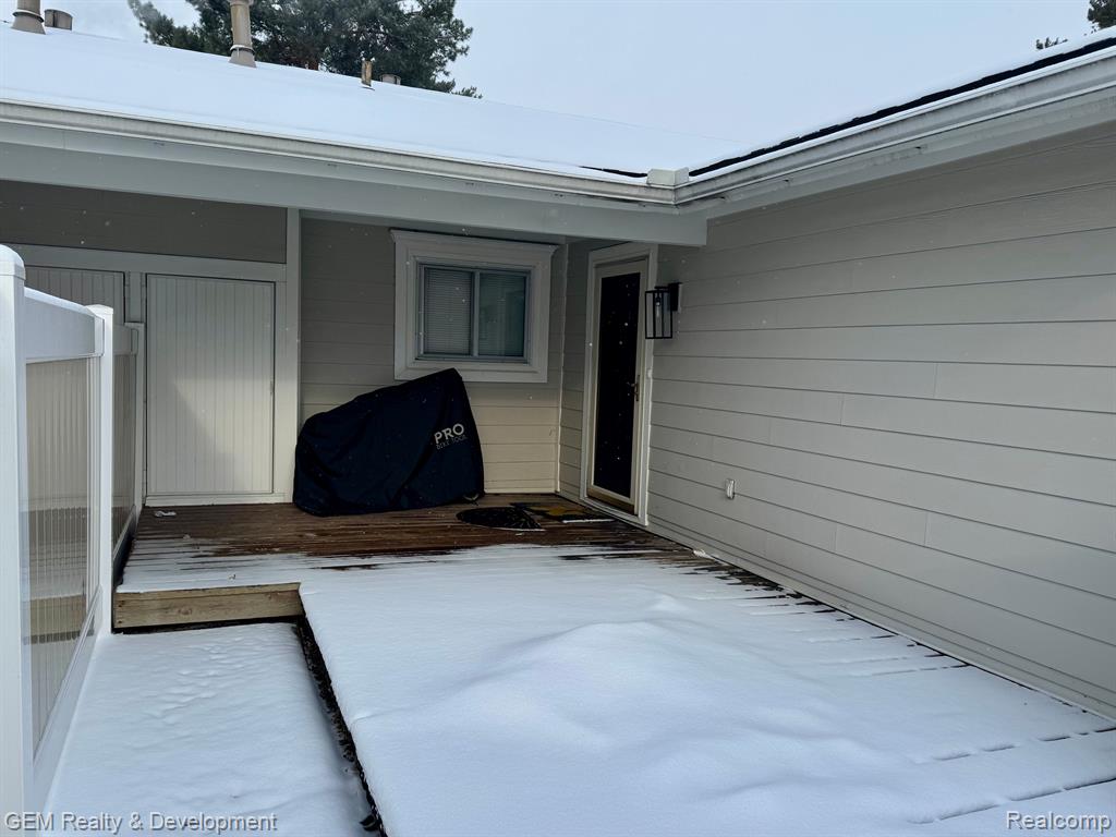 39535 VILLAGE WOOD Road, Novi, MI — Photo 3