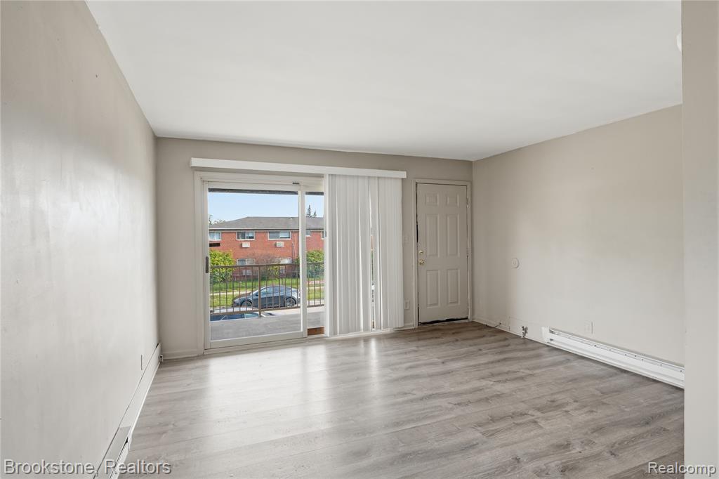 9439 Chalmers Street - Photo 4