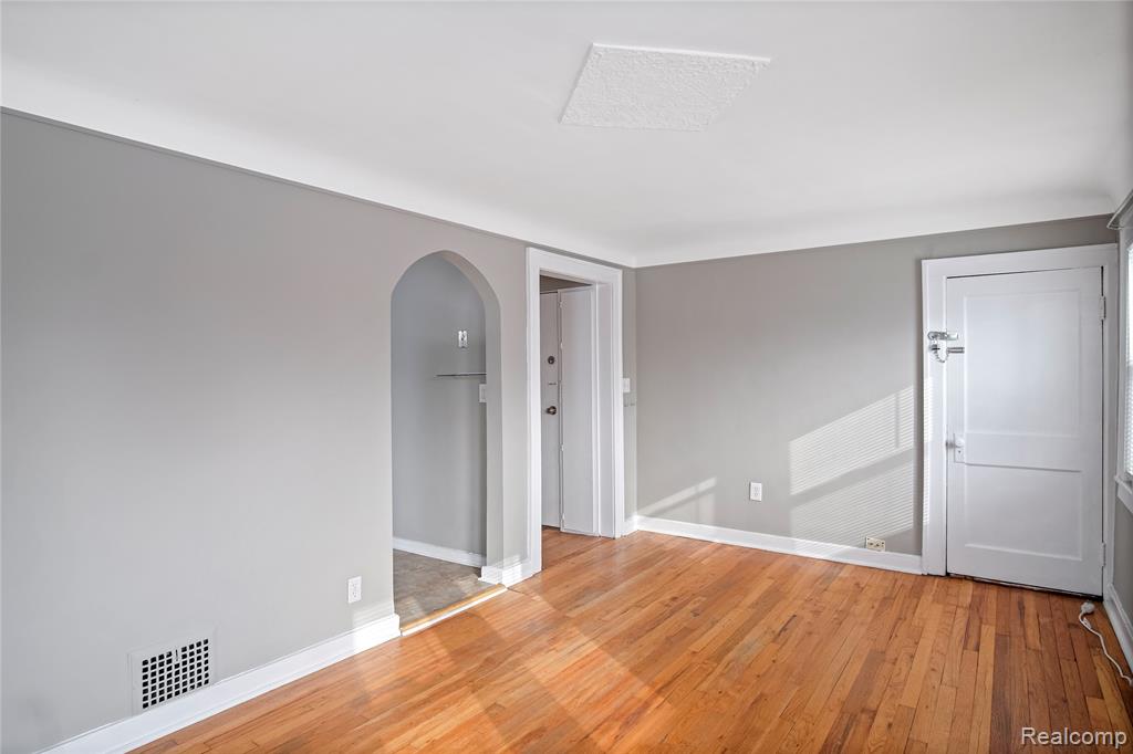 406 W 12 Mile, Royal Oak, MI 48073 — Photo 4