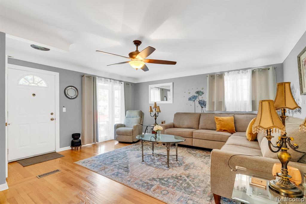 4209 Vassar Street, Dearborn Heights, MI 48125 — Photo 4