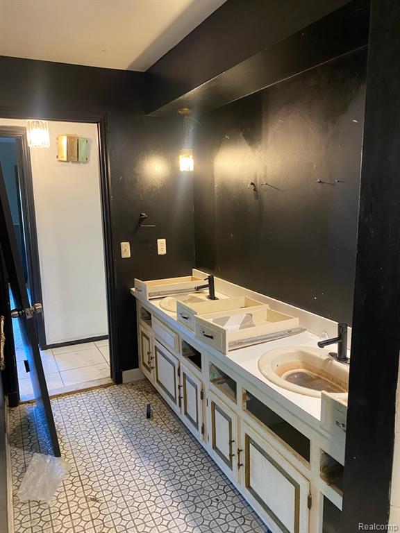 39910 Donahue Drive, Clinton Twp, MI 48038 — Photo 17
