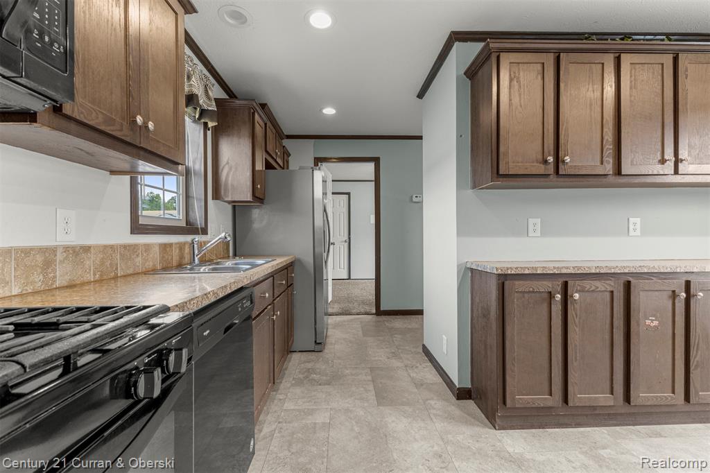 76 Fawn Lake Drive, Walled Lake, MI 48390 — Photo 11