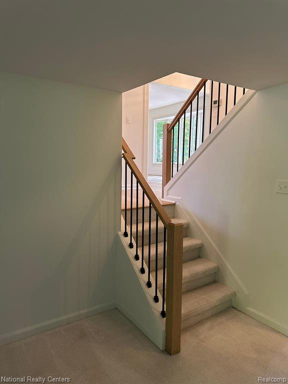 6050 UPPER STRAITS Boulevard, West Bloomfield, MI 48324 — Photo 47