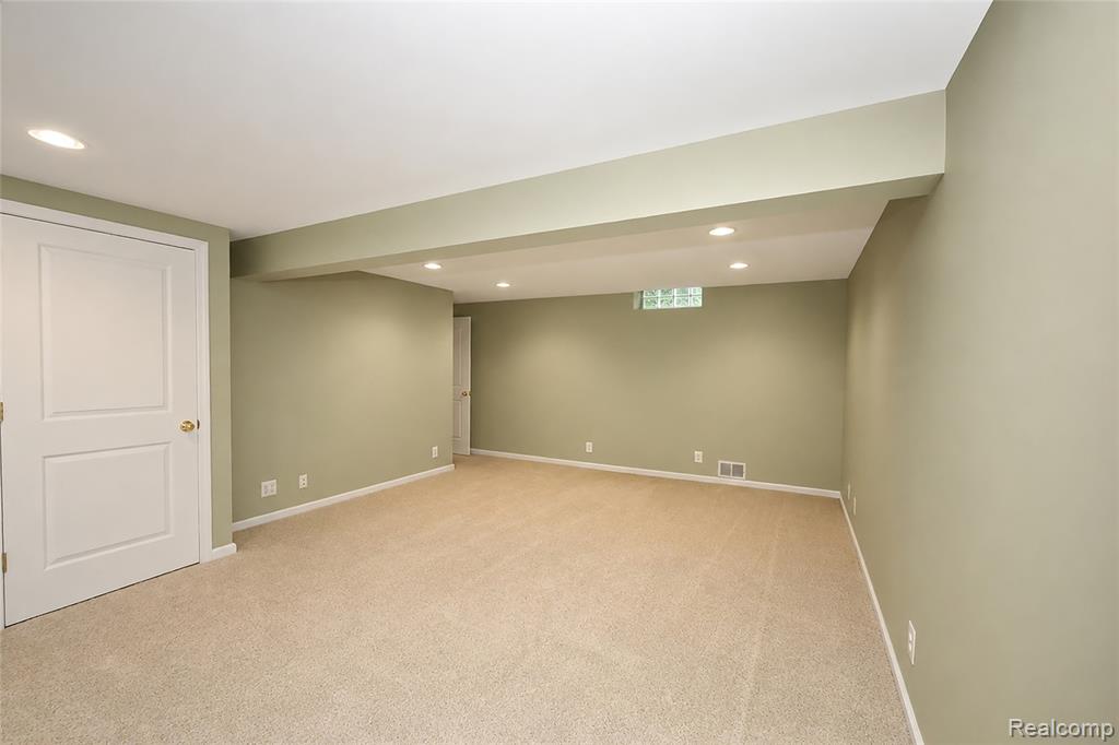 5370 Breeze Hill Place, Troy, MI 48098 — Photo 22