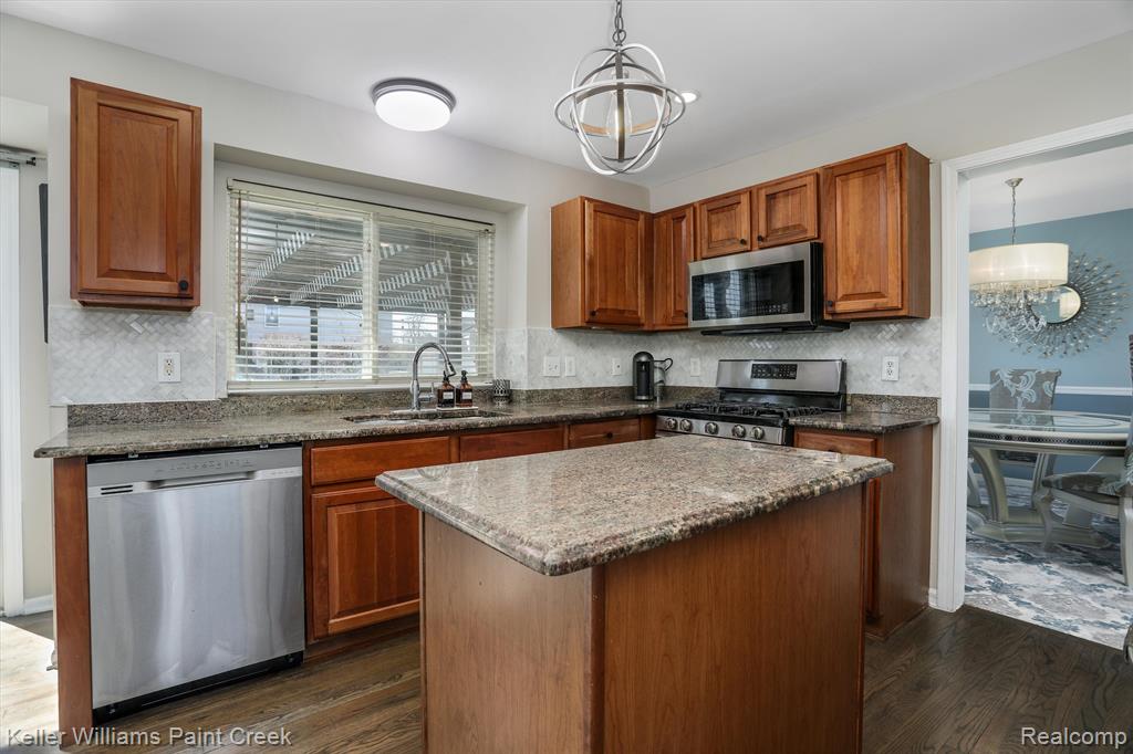 3558 Times Square Boulevard, Canton, MI 48188 — Photo 18