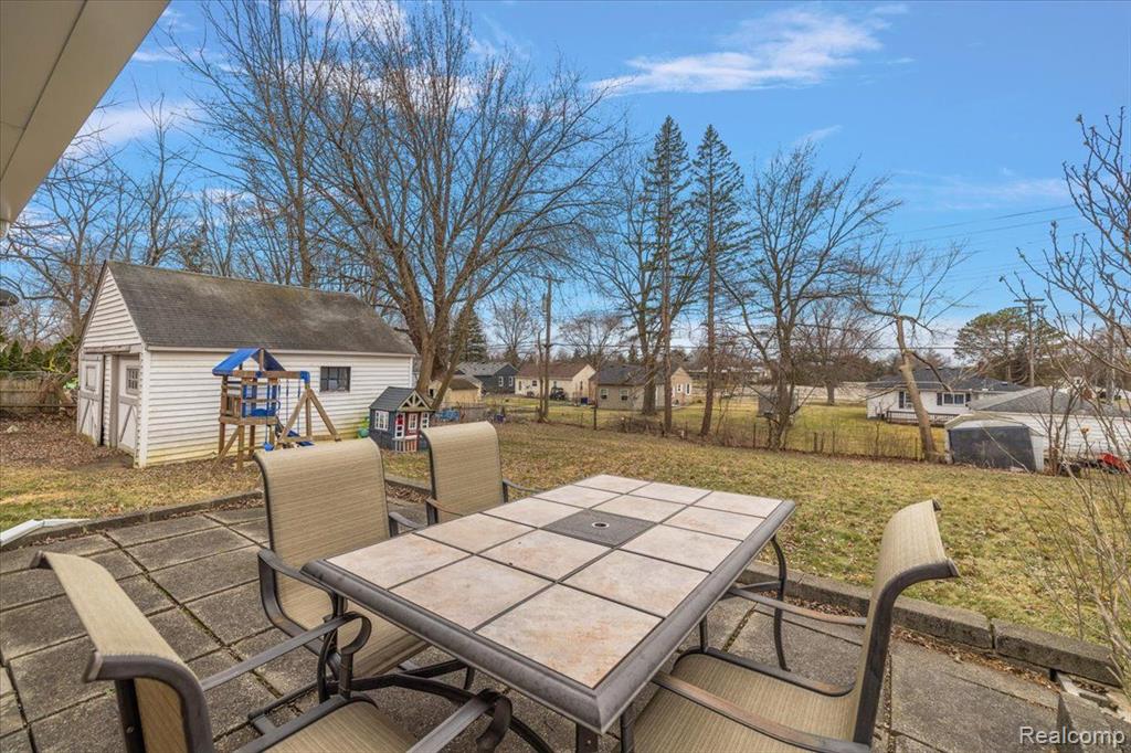42 S AVERY Road, Waterford, MI 48328 — Photo 37