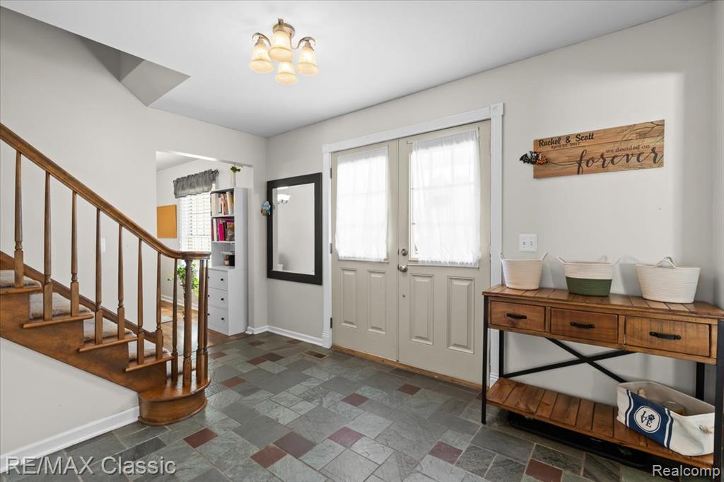 4815 Ravinewood Drive, Commerce Twp, MI 48382 — Photo 9