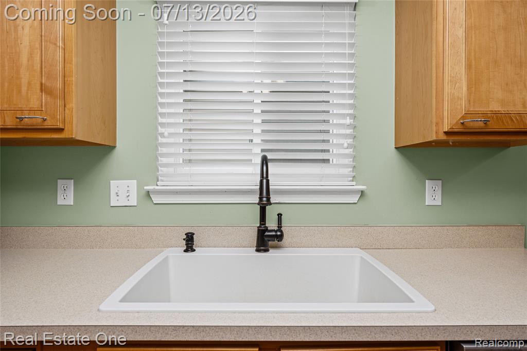 8206 Timber Trail, 82, White Lake, MI — Photo 11