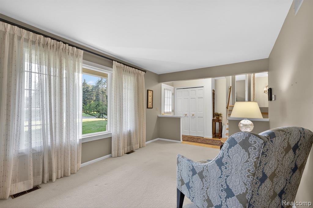 9144 Deer Park Court, Fenton, MI 48430 — Photo 14