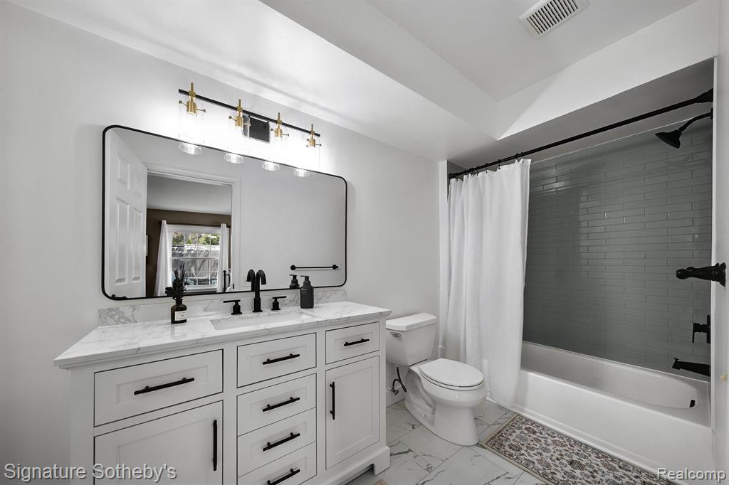 3556 ORCHARD LAKE Road, Orchard Lake Village, MI 48324 — Photo 13