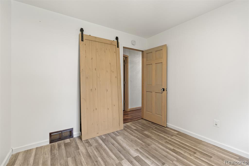 9381 Pardee Road, Taylor, MI 48180 — Photo 13