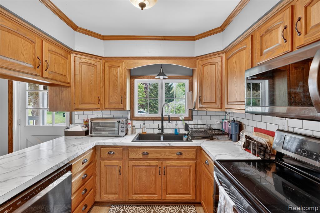 6235 Flushing Road, Flushing, MI 48433 — Photo 15