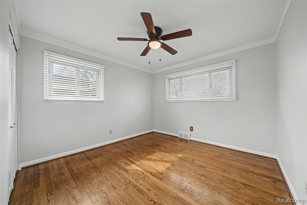 8031 Pardee Road, Taylor, MI 48180 — Photo 12