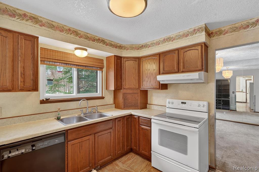 500 Granger Road, Ortonville, MI 48462 — Photo 16