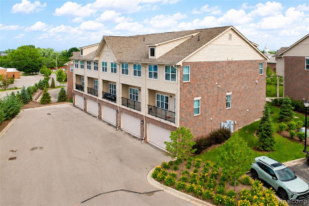 41626 Orianna Lane, Novi, MI — Photo 39