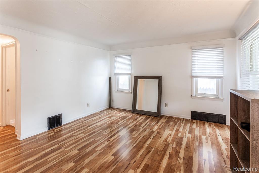 4346 BIDDLE Street, Wayne, MI 48184 — Photo 2