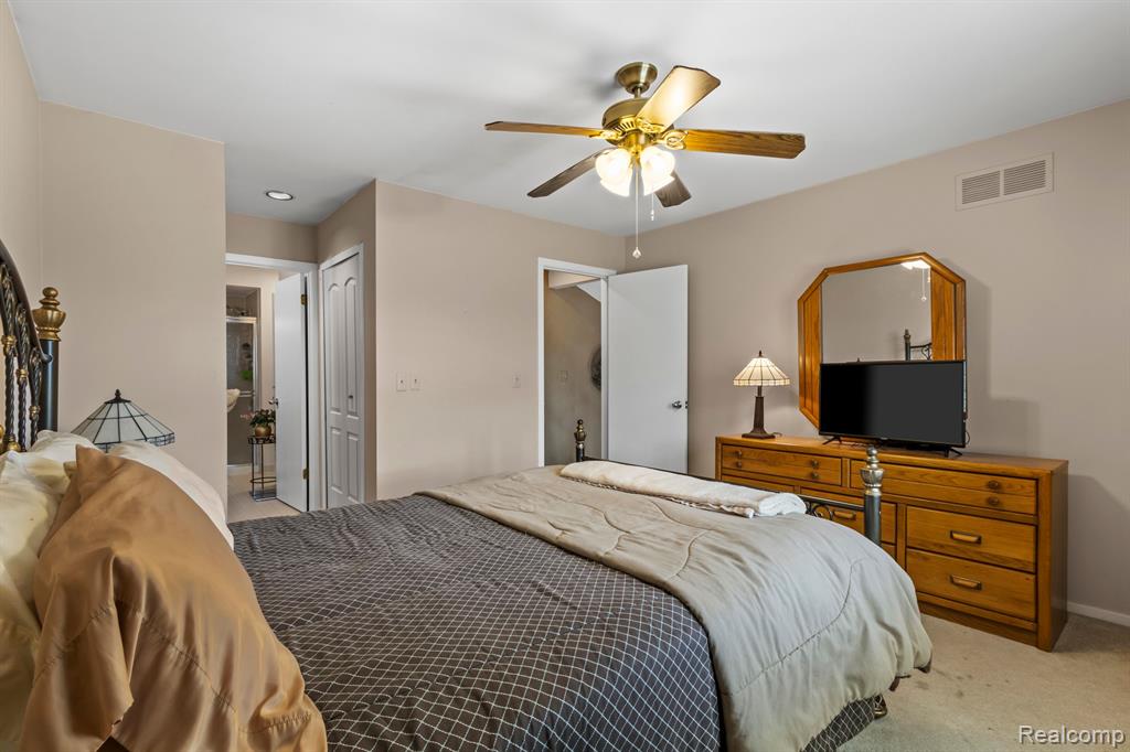 1696 S HILL Boulevard, Bloomfield Hills, MI 48304 — Photo 16