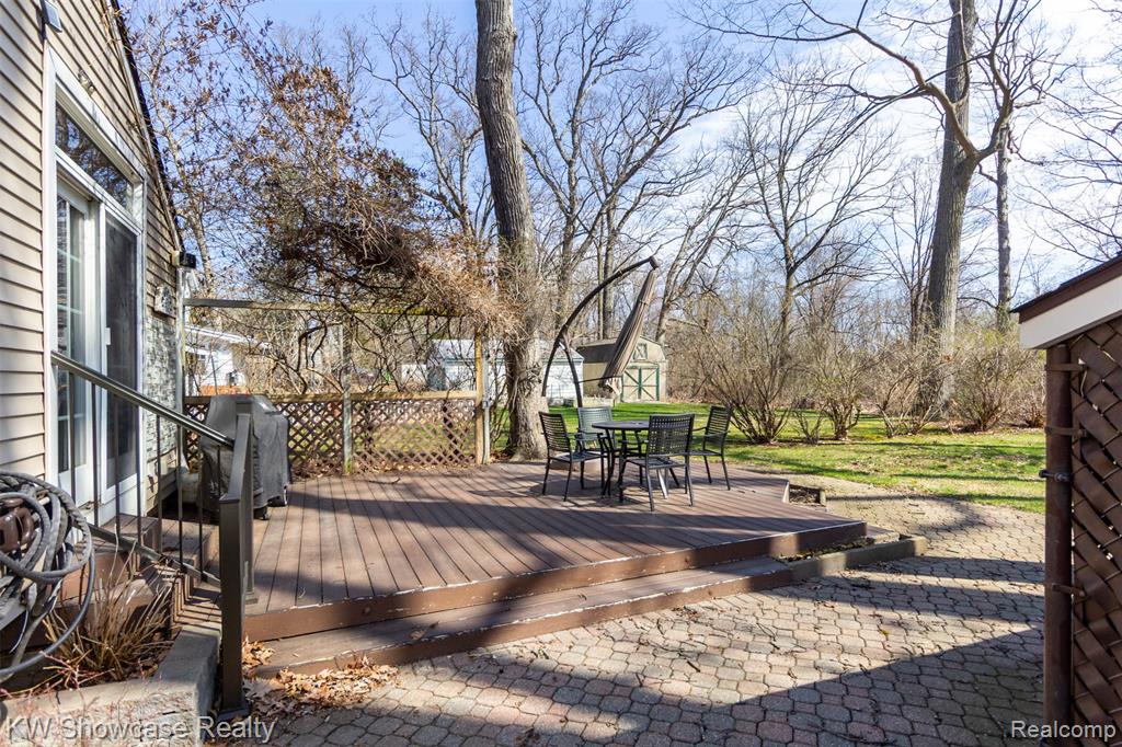 580 Elkinford Drive, White Lake, MI 48383 — Photo 55