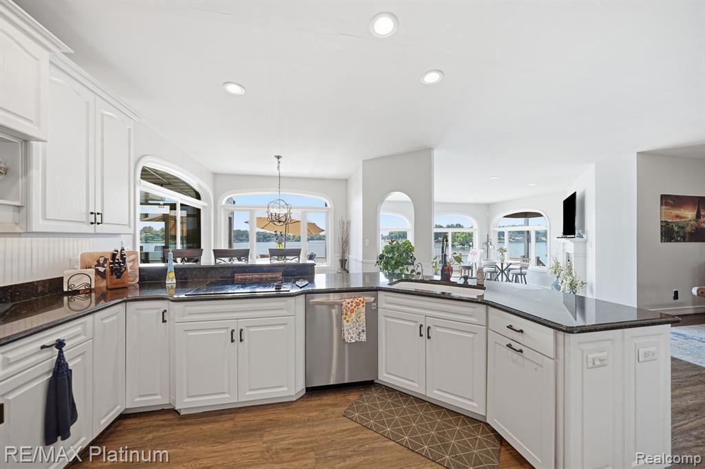 997 Thompson Shore Drive, Howell, MI 48843 — Photo 14