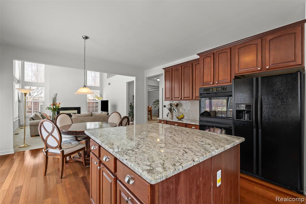 49681 S Glacier, Northville, MI 48168 — Photo 21