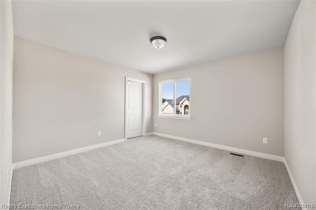 50733 MISTWOOD Drive, Macomb, MI 48042 — Photo 29