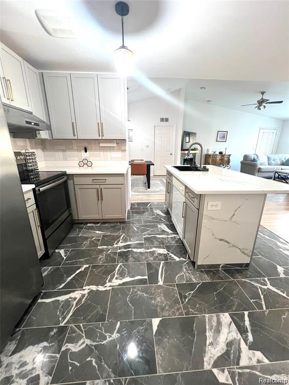 13185 Canopy Drive, Sterling Heights, MI, 48313