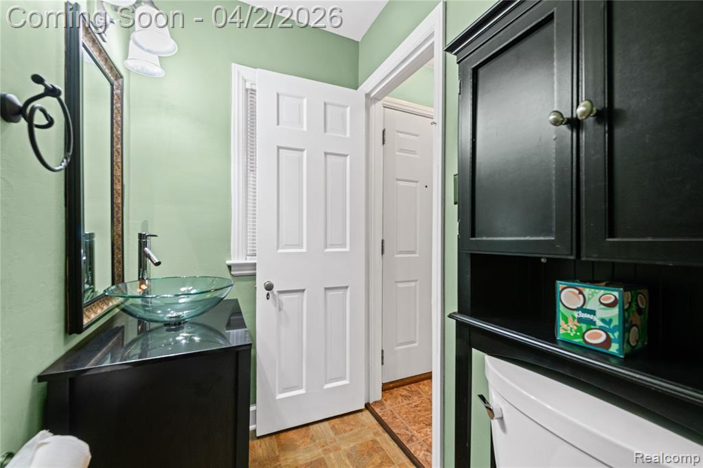 2305 Vinewood Street, Wyandotte, MI 48192 — Photo 10