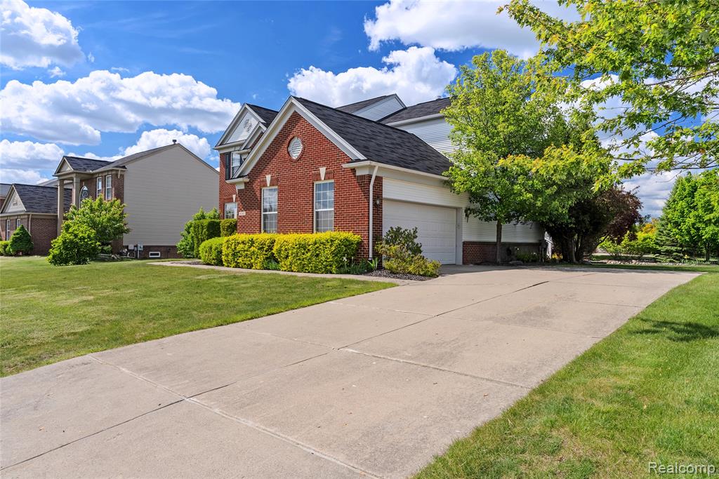6241 Sapphire Court, Grand Blanc, MI 48439 — Photo 3