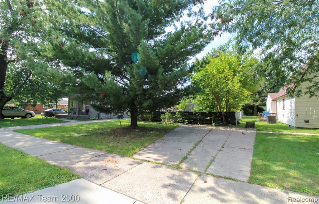 4612 Gertrude, Dearborn Heights, MI 48125 — Photo 2