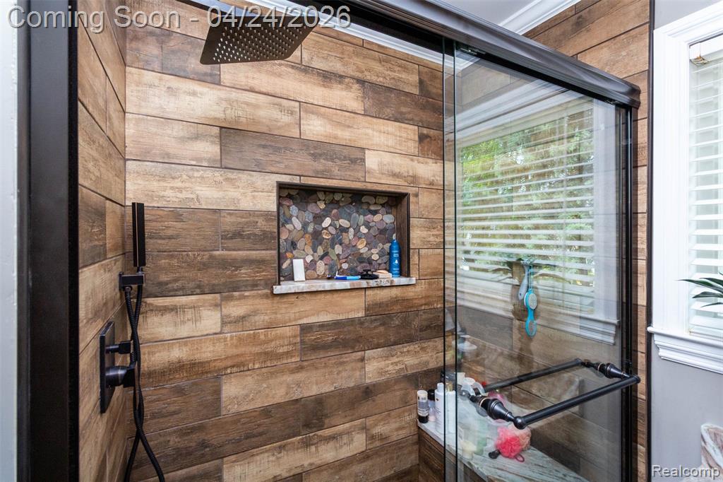 653 Chestnut Street, Wyandotte, MI 48192 — Photo 32