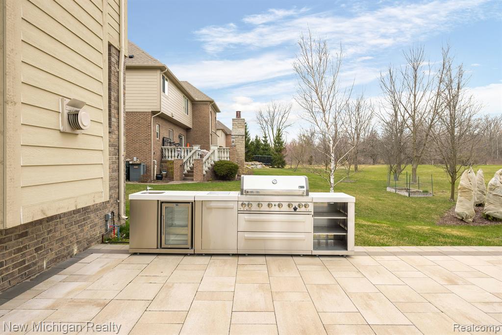 55038 TIMBERS EDGE Drive, Shelby Twp, MI 48316 — Photo 5