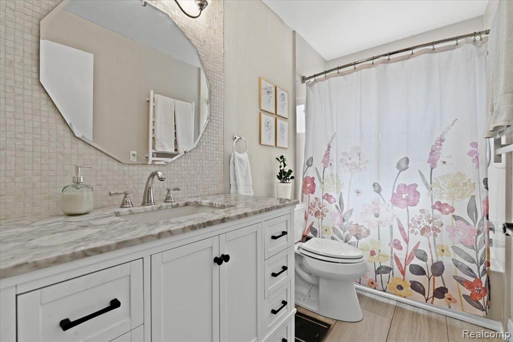 46433 Plum Grove Drive, Macomb, MI 48044 — Photo 21