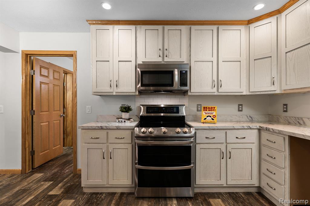 102 Wiard Road, Ypsilanti, MI 48198 — Photo 13