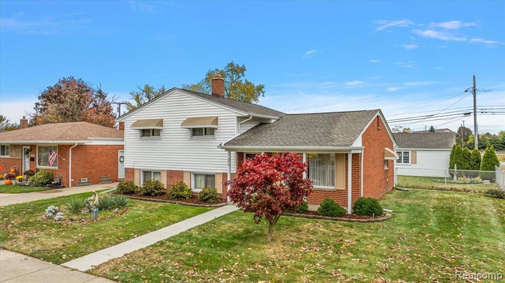 4215 Lexington Drive, Trenton, MI 48183 — Photo 3