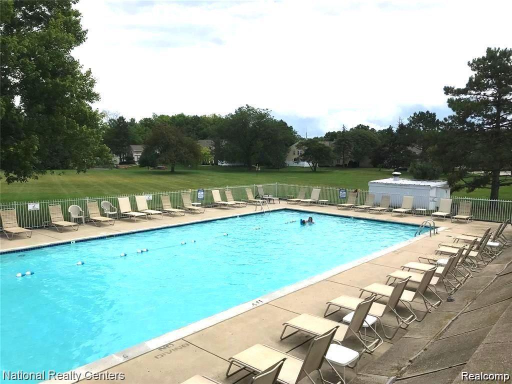 21336 E GLEN HAVEN Circle, Northville, MI 48167 — Photo 27