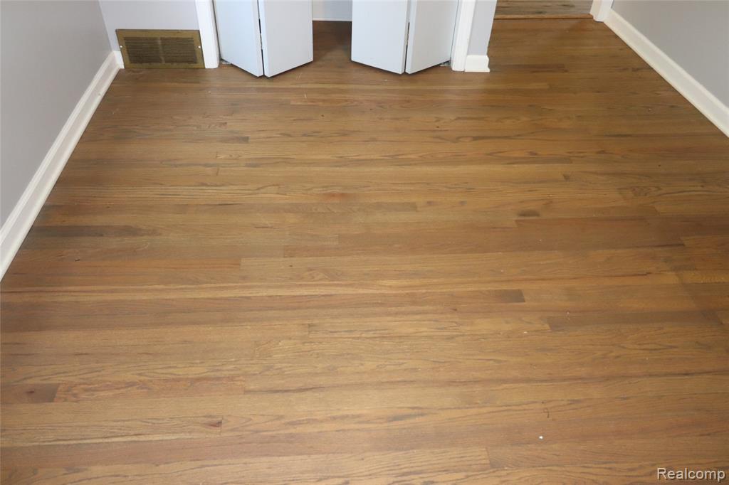 15105 Charles R Avenue, Eastpointe, MI 48021 — Photo 13
