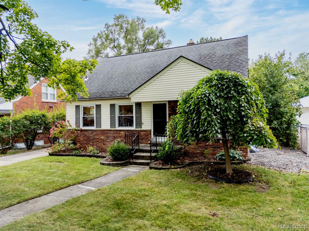 4423 Groveland Avenue, Royal Oak, MI 48073 — Photo 4