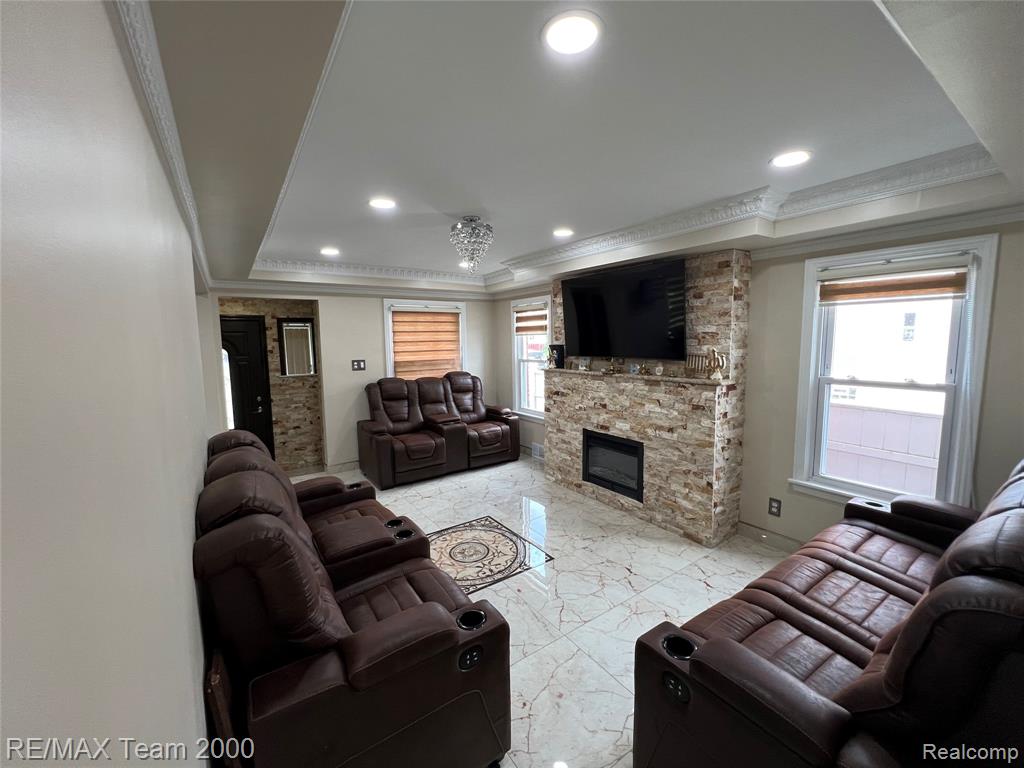 6410 Orchard Avenue, Dearborn, MI 48126 — Photo 9
