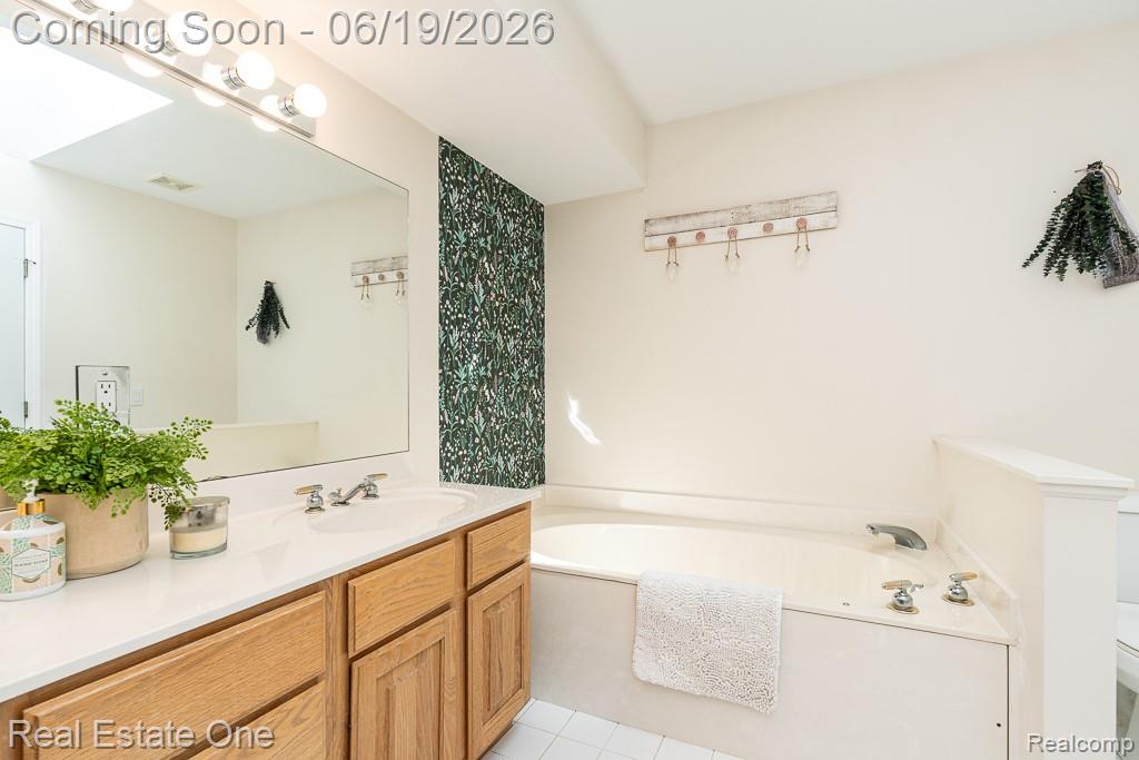 6595 Scenic Pines Court, Clarkston, MI — Photo 20