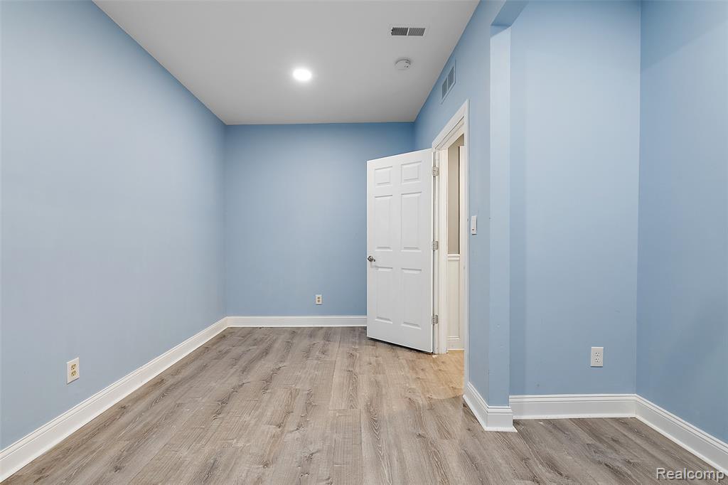 5869 Marvin Street, Taylor, MI 48180 — Photo 29