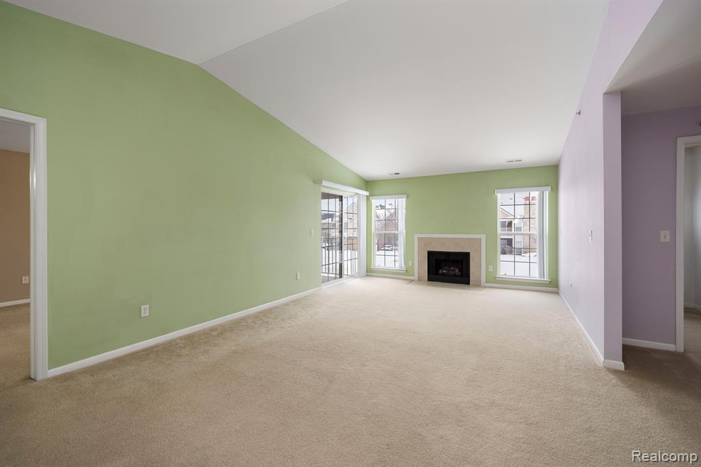 28260 OAKMONTE Circle E, New Hudson, MI 48165 — Photo 9