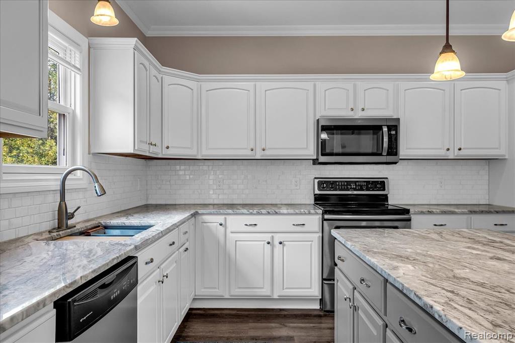 4142 Oak Street, Grand Blanc, MI 48439 — Photo 10