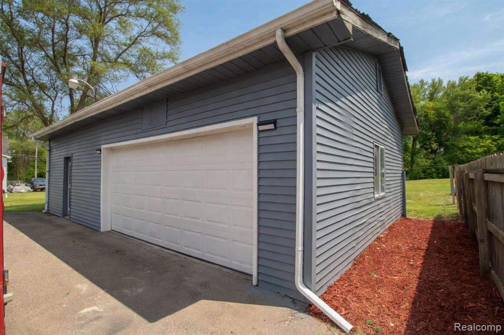 3280 E Atherton Road, Burton, MI 48529 — Photo 4