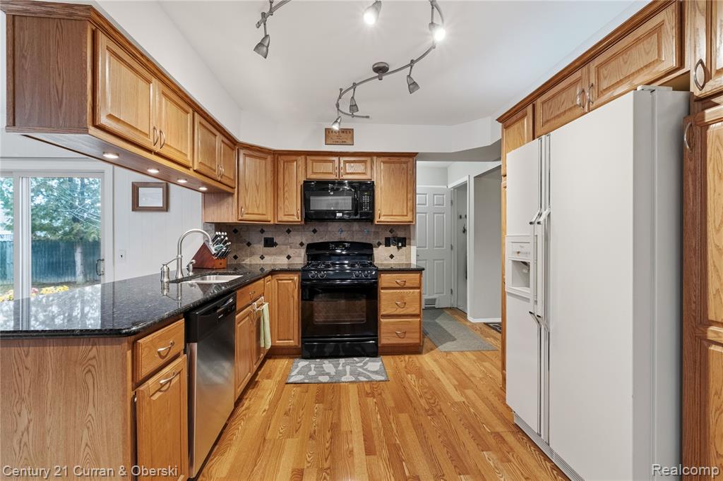 41183 Beechwood Street, Macomb, MI 48038 — Photo 10